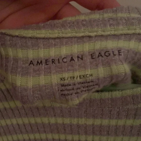 American Eagle top! Long sleeve. Good 😊 I’m winter!!! - Picture 2 of 2